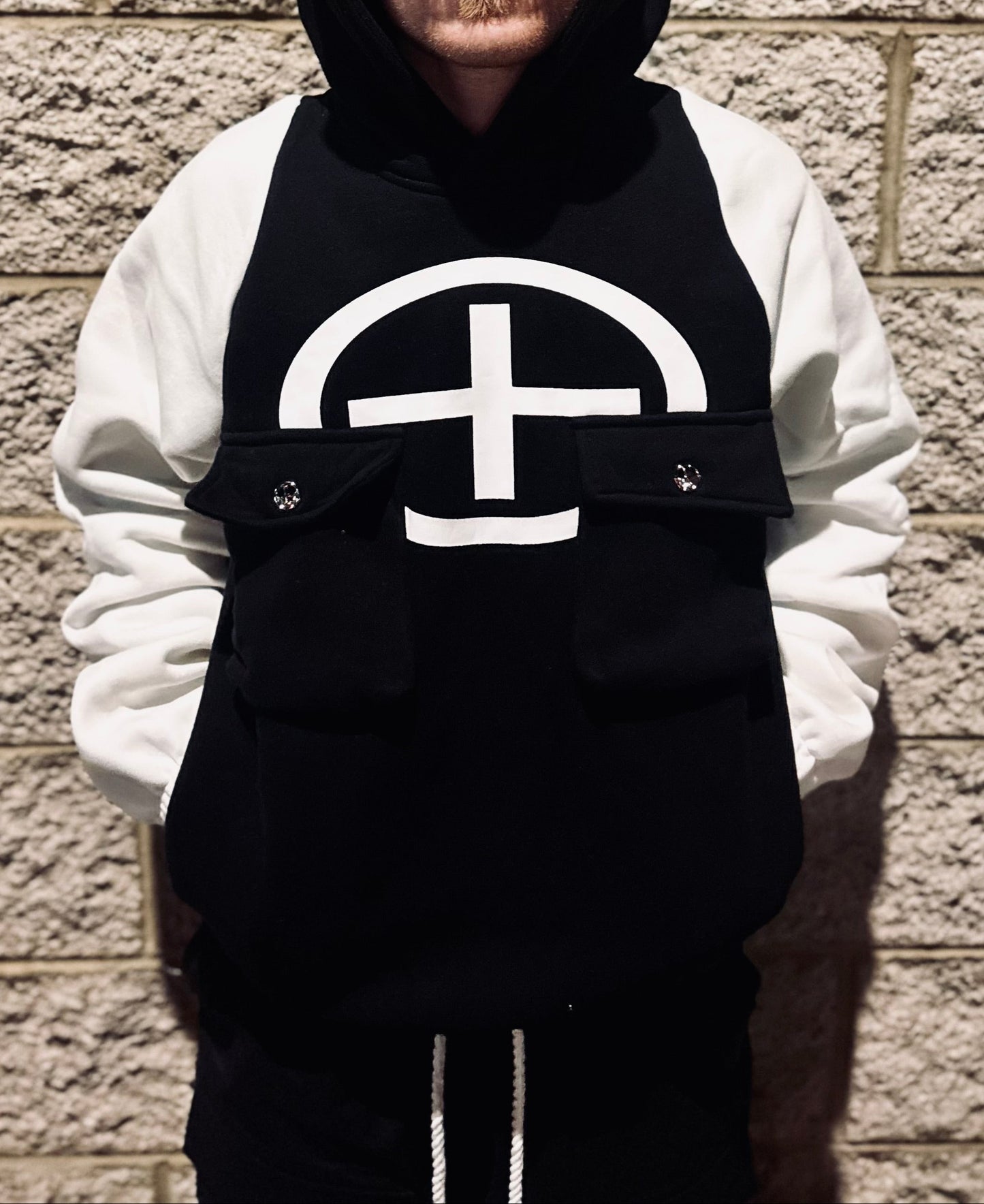 UNFLAGGING LUXURY FLEECE HOODIE (BLACK)