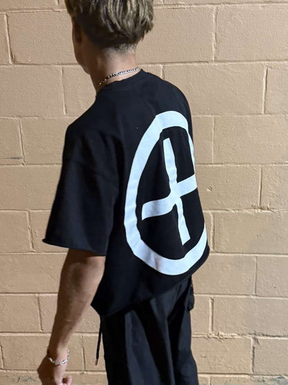 UNFLAGGING OVERSIZED DISTRESSED TEE