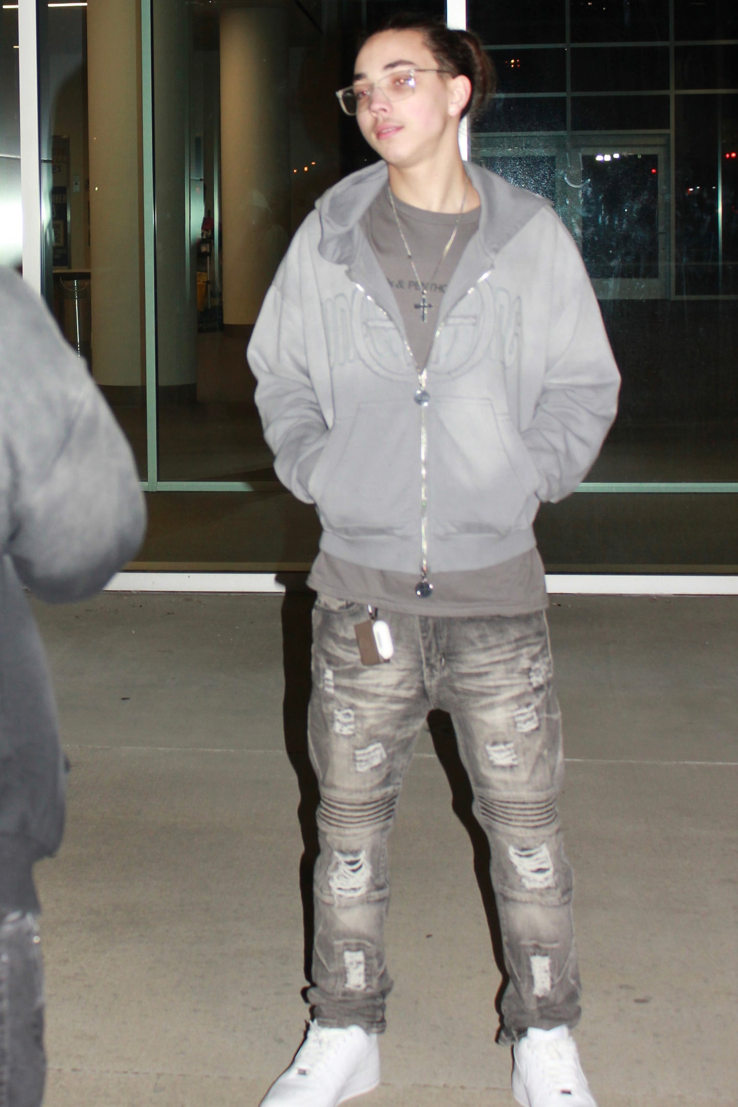 “SMOKE GRAY” UNFLAGGING ZIP UP